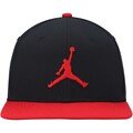 Bold style meets comfort—Jordan Jumpman Snapback with flat bill, high crown, and iconic logo.