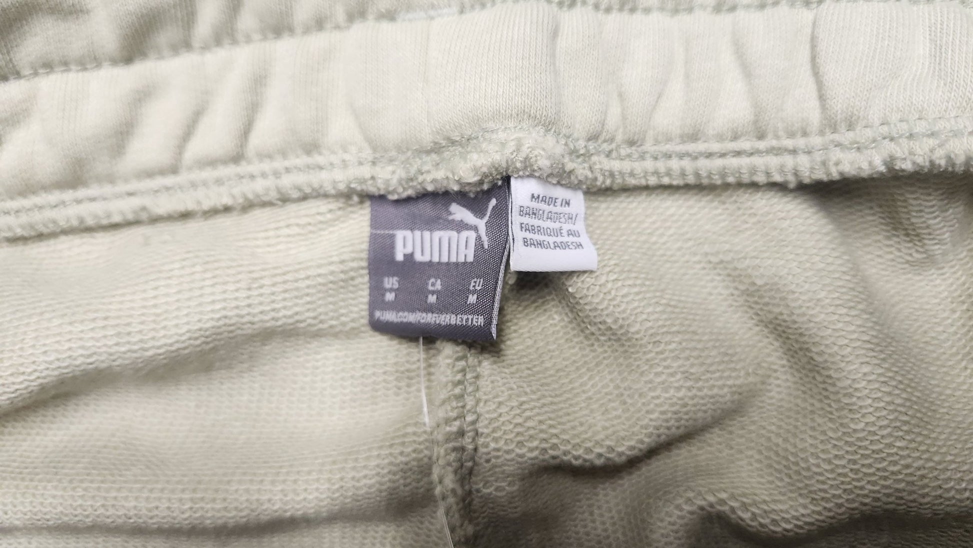 PUMA Women’s Essential High‑Waist Shorts – Spring Moss – Size M – 2 Pockets - Unrestricted Goods
